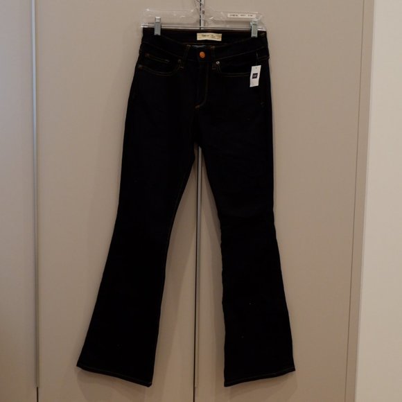 NWT Gap Curvy Perfect Boot Jean HOST PICK!!!❤️ - Picture 3 of 8